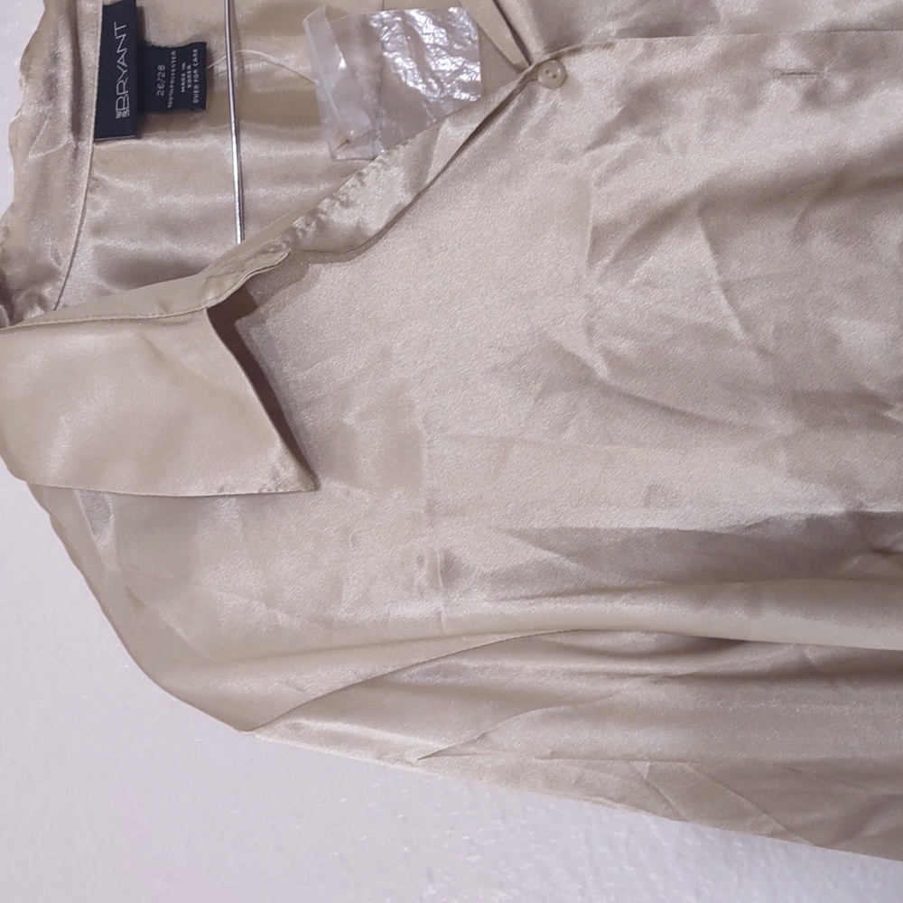 USED LANE BRYANT LONG SLEEVE GREEN BUTTON DOWN SHIRT SIZE 26/28 100% POLYESTER - Picture 3 of 12